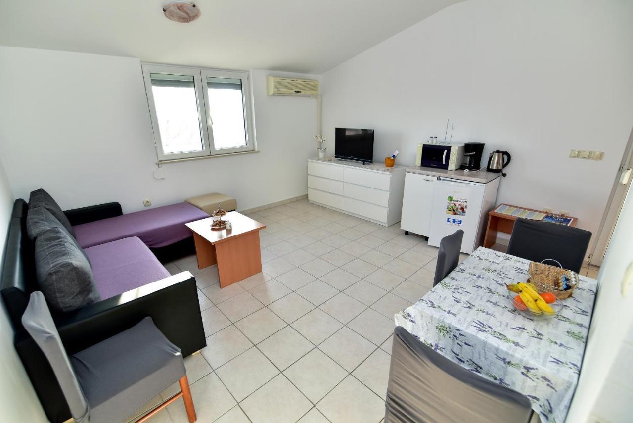 Apartmani Luna Vir Exterior foto